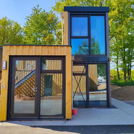 Modern Ausgebauter Ueberseecontainer Als Tiny House Wertheim Eksteriør bilde