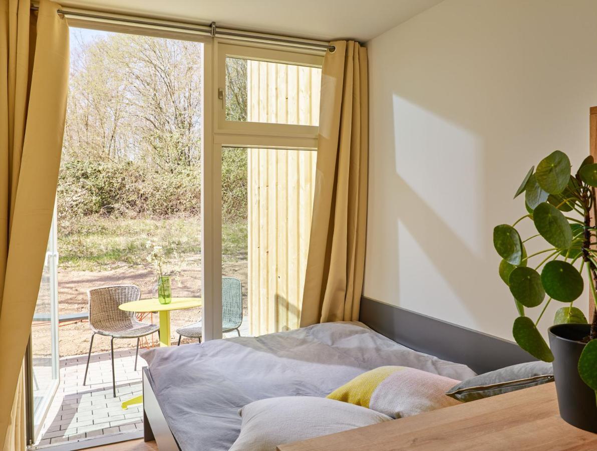 Modern Ausgebauter Ueberseecontainer Als Tiny House Wertheim Eksteriør bilde