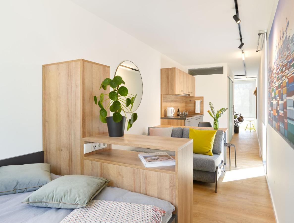 Modern Ausgebauter Ueberseecontainer Als Tiny House Wertheim Eksteriør bilde
